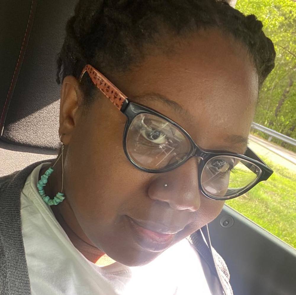 Meet your Posher, Maneshia